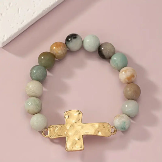 Armband mit Steinperlen