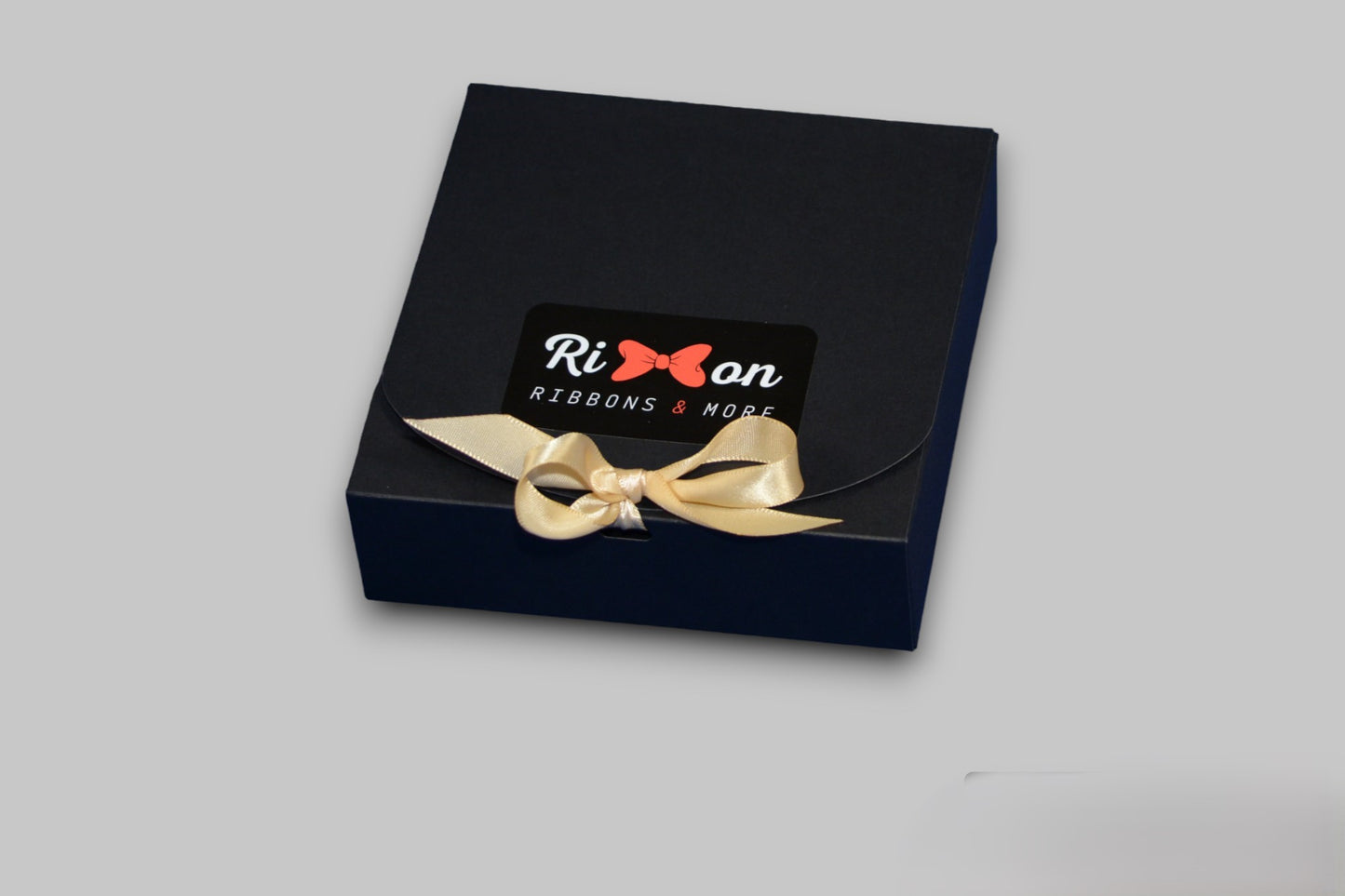 Haarreifen mit Schleife in elegantem Design